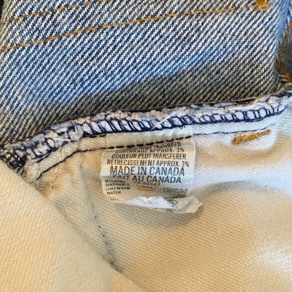 Vintage Levi shorts - Picture 3 of 6